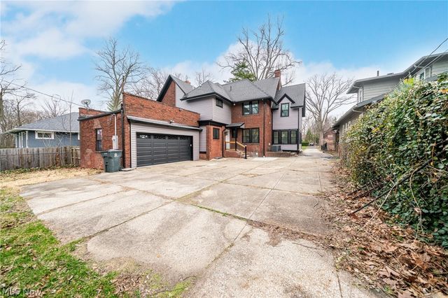 2124 Lamberton Road, Cleveland Heights, OH 44118