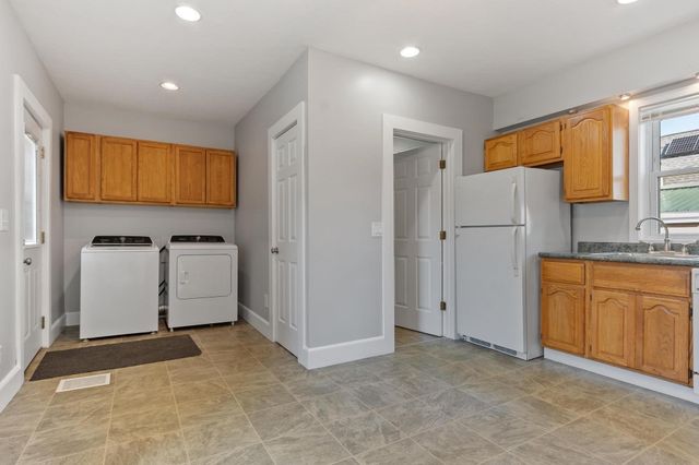 155 Pond St, Leominster, MA 01453