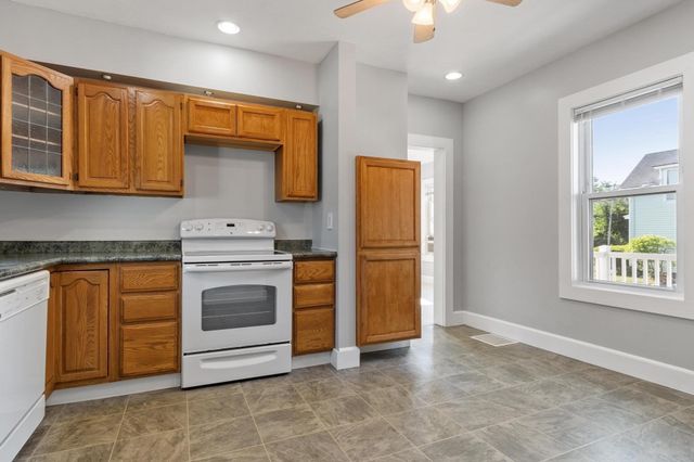 155 Pond St, Leominster, MA 01453