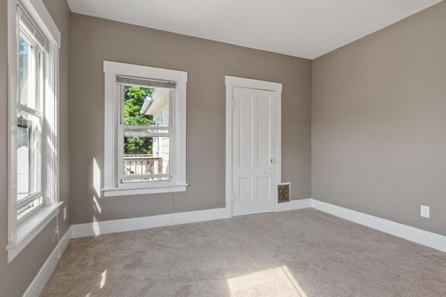 155 Pond St, Leominster, MA 01453