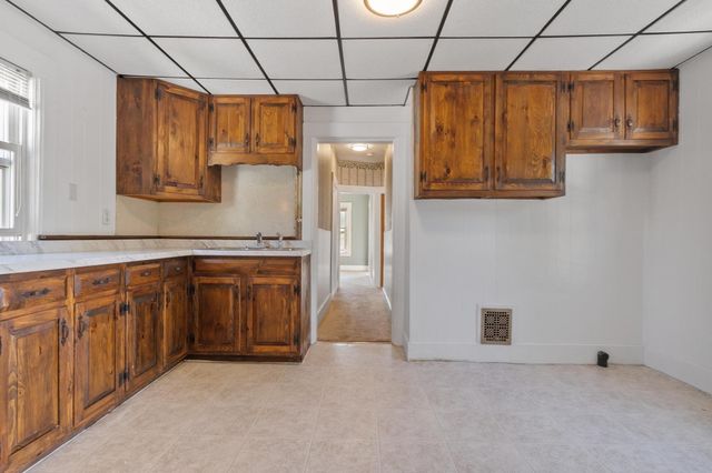 155 Pond St, Leominster, MA 01453
