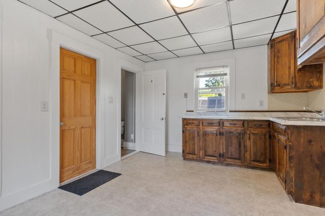 155 Pond St, Leominster, MA 01453