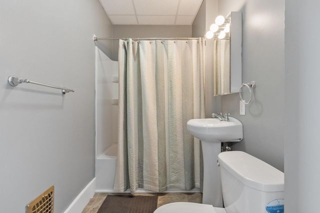 155 Pond St, Leominster, MA 01453