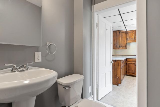 155 Pond St, Leominster, MA 01453