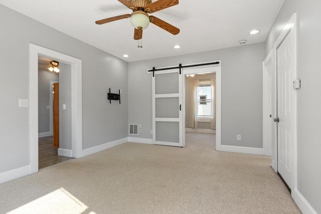 155 Pond St, Leominster, MA 01453