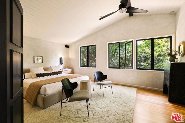 6424 Ivarene Avenue, Los Angeles, CA 90068