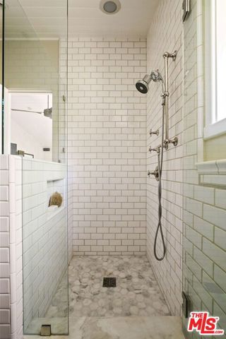 6424 Ivarene Avenue, Los Angeles, CA 90068