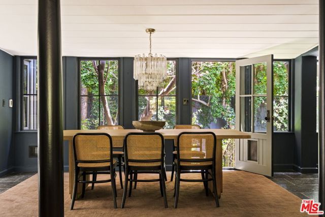 6424 Ivarene Avenue, Los Angeles, CA 90068