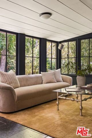 6424 Ivarene Avenue, Los Angeles, CA 90068