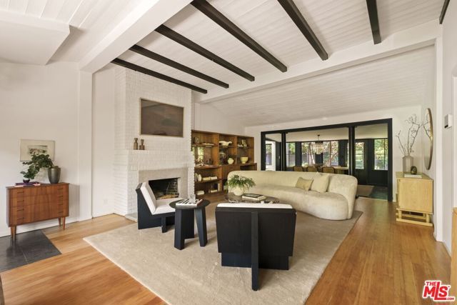 6424 Ivarene Avenue, Los Angeles, CA 90068