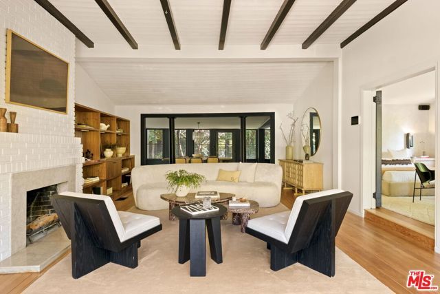 6424 Ivarene Avenue, Los Angeles, CA 90068