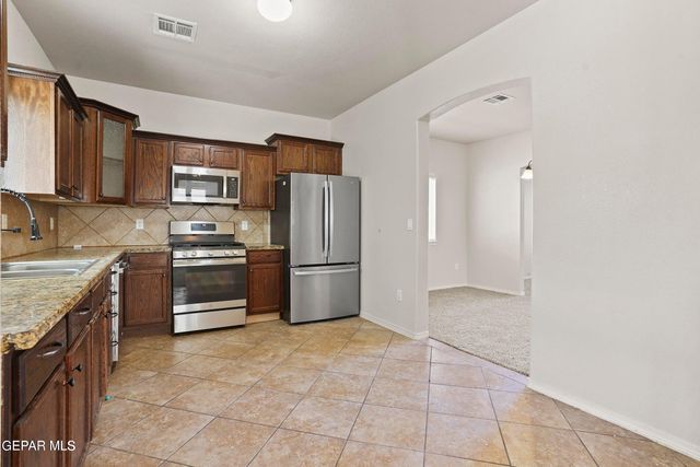 3148 BLUE DIRT, El Paso, TX 79938