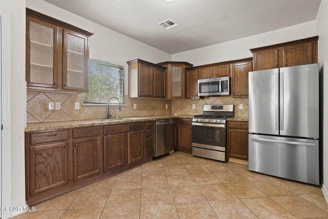 3148 BLUE DIRT, El Paso, TX 79938