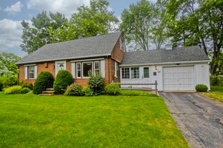 54 Mohawk Dr, Springfield, MA 01129