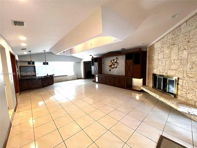 297 NW 104th Avenue, Coral Springs, FL 33071