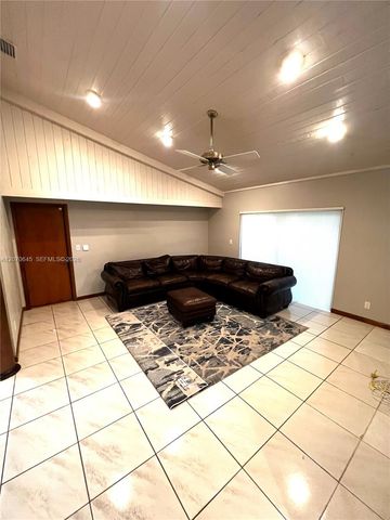 297 NW 104th Avenue, Coral Springs, FL 33071