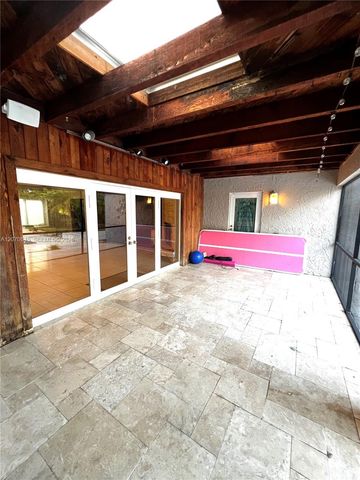 297 NW 104th Avenue, Coral Springs, FL 33071