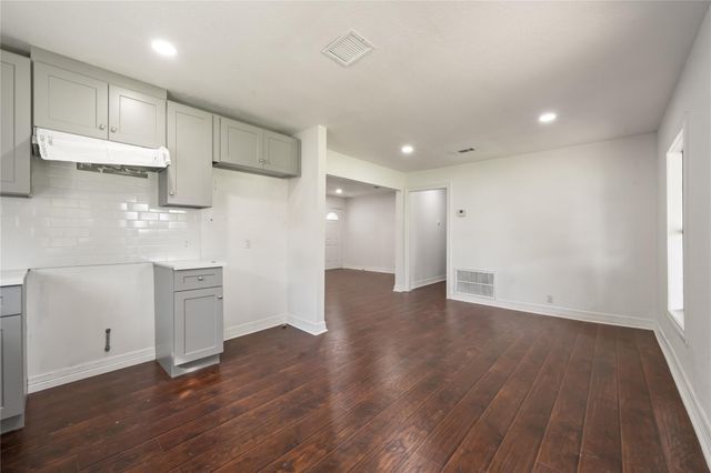 8423 Wier Drive, Houston, TX 77017