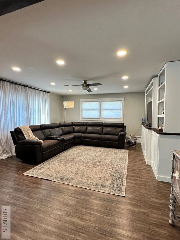 Image 3 of property listing at 1006 Westergard Avenue, Idaho Falls, ID 83404