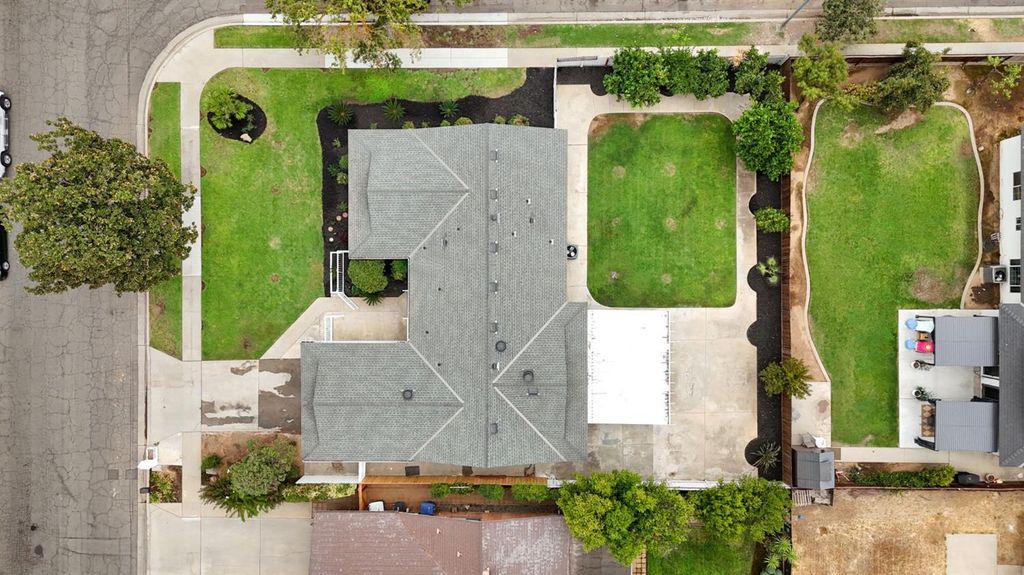 Image 26 of property listing at 3045 W Celeste Avenue, Fresno, CA 93711