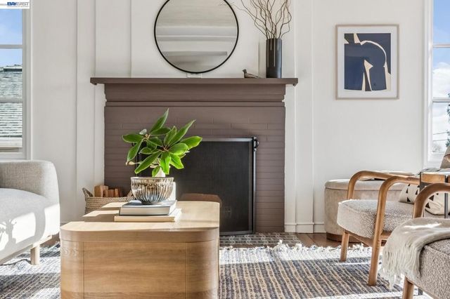 3386 3386 Herrier St, Oakland, CA 94602