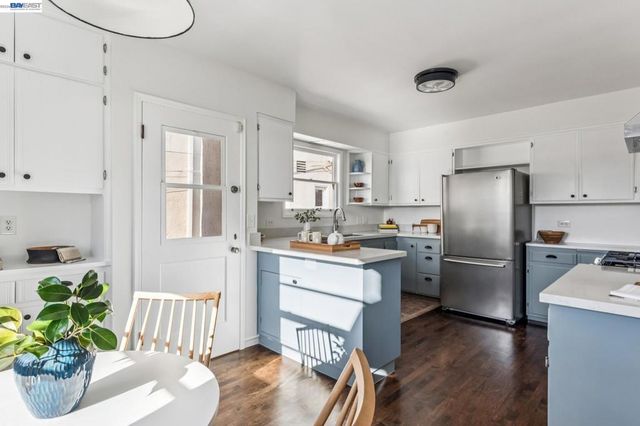 3386 3386 Herrier St, Oakland, CA 94602