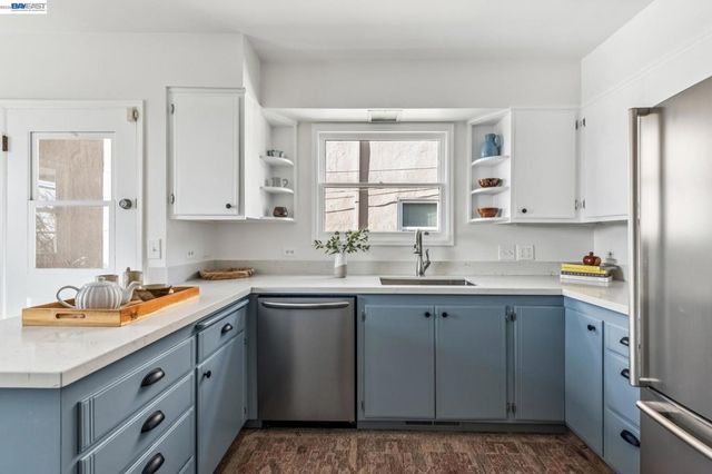 3386 3386 Herrier St, Oakland, CA 94602