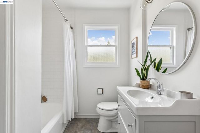 3386 3386 Herrier St, Oakland, CA 94602