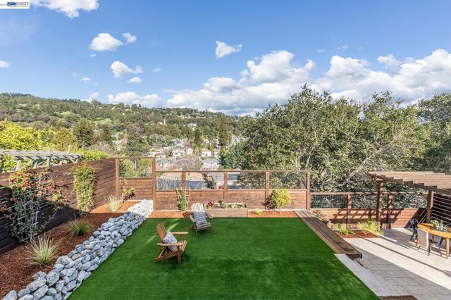 3386 3386 Herrier St, Oakland, CA 94602