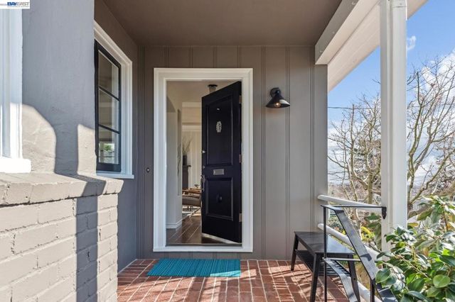 3386 3386 Herrier St, Oakland, CA 94602