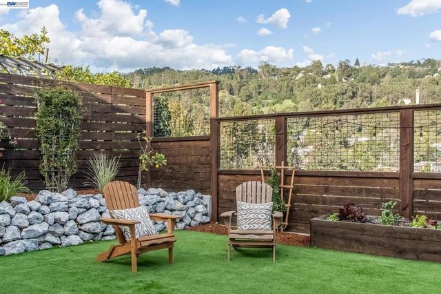 3386 3386 Herrier St, Oakland, CA 94602