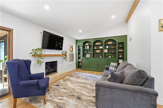 9501 El Monte Street, Overland Park, KS 66207