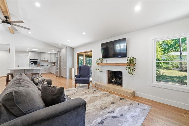 9501 El Monte Street, Overland Park, KS 66207