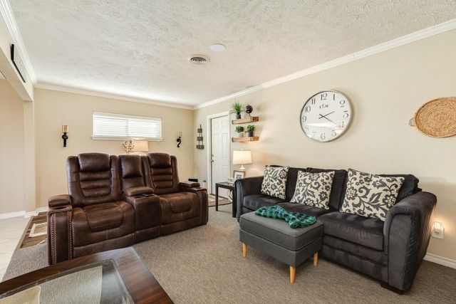 820 Perry Street, Angleton, TX 77515