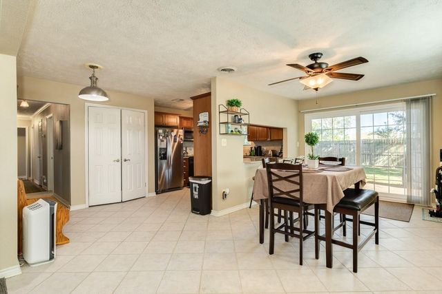 820 Perry Street, Angleton, TX 77515