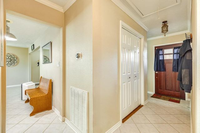 820 Perry Street, Angleton, TX 77515