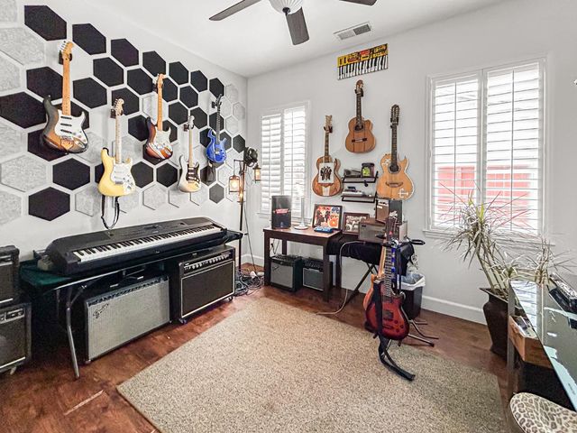 6155 W Goux Avenue, Fresno, CA 93722