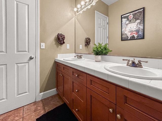 6155 W Goux Avenue, Fresno, CA 93722