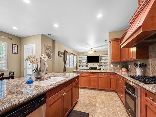 6155 W Goux Avenue, Fresno, CA 93722