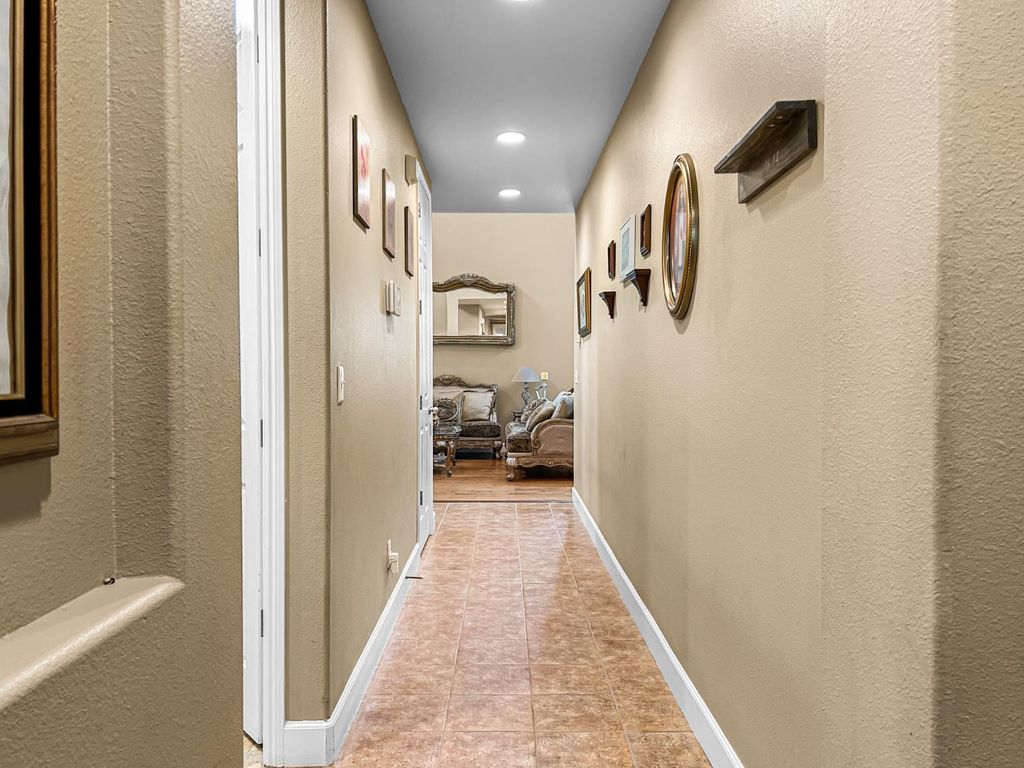 Image 15 of property listing at 6155 W Goux Avenue, Fresno, CA 93722