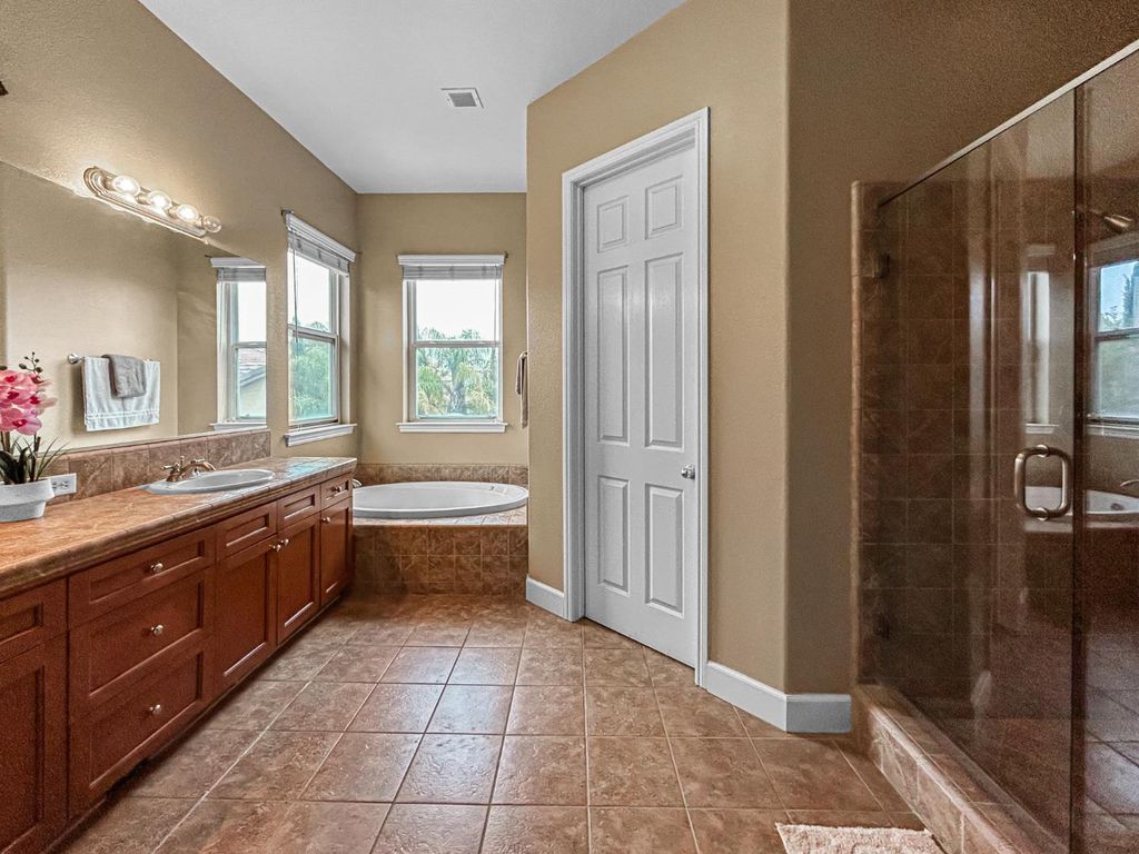 Image 25 of property listing at 6155 W Goux Avenue, Fresno, CA 93722