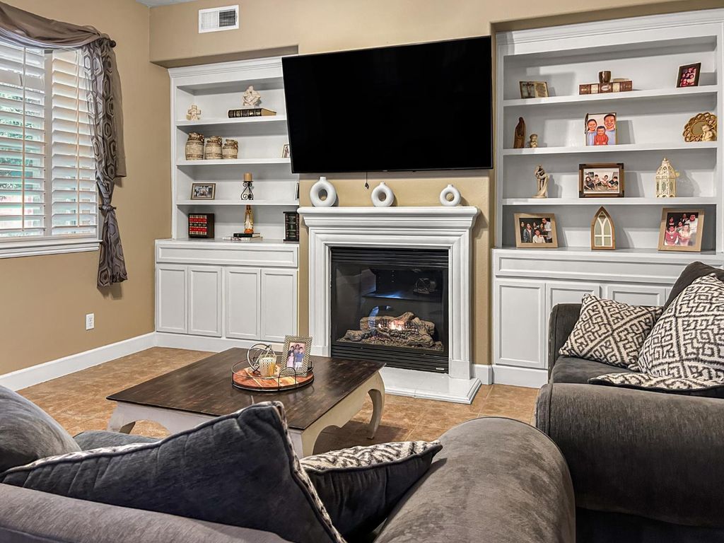 Image 8 of property listing at 6155 W Goux Avenue, Fresno, CA 93722