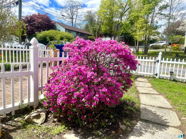 127 Jennings Road, Fairfield, CT 06825