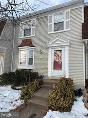 6 SOUTHALL CT, Sterling, VA 20165