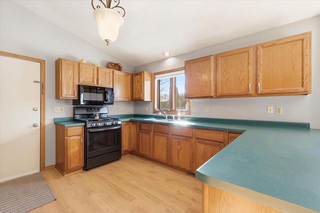 2861 Montclair PLACE, Oshkosh, WI 54904