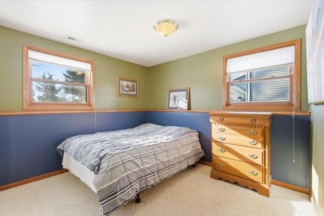 2861 Montclair PLACE, Oshkosh, WI 54904