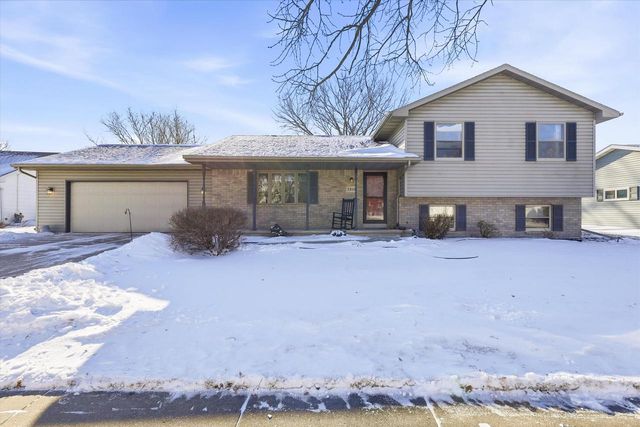 2861 Montclair PLACE, Oshkosh, WI 54904