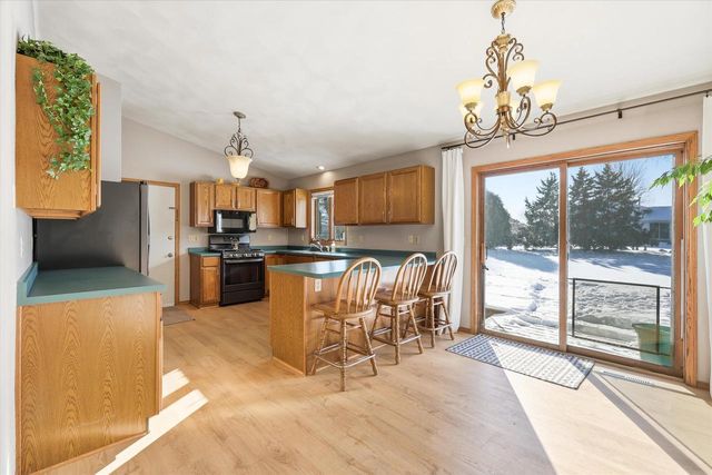 2861 Montclair PLACE, Oshkosh, WI 54904