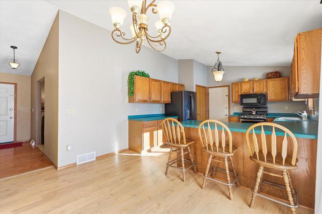 2861 Montclair PLACE, Oshkosh, WI 54904