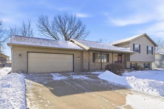 2861 Montclair PLACE, Oshkosh, WI 54904